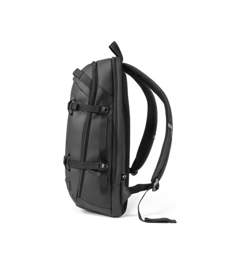 KAMPALA Mochila para portatil en poliester reciclado 900D de alta densidad con revestimiento resistente al agua y forro de p