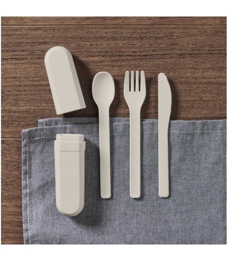 Set de cubiertos y funda PLA
